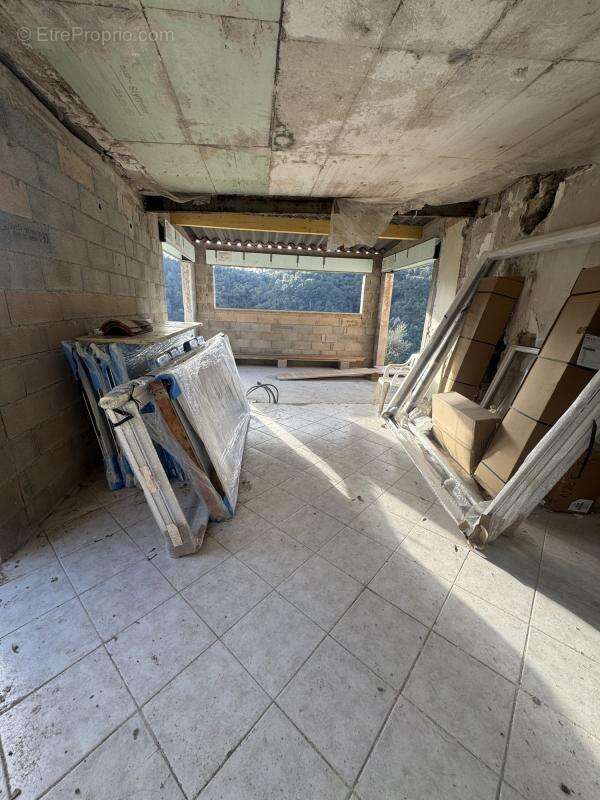 Appartement à L'ESCARENE