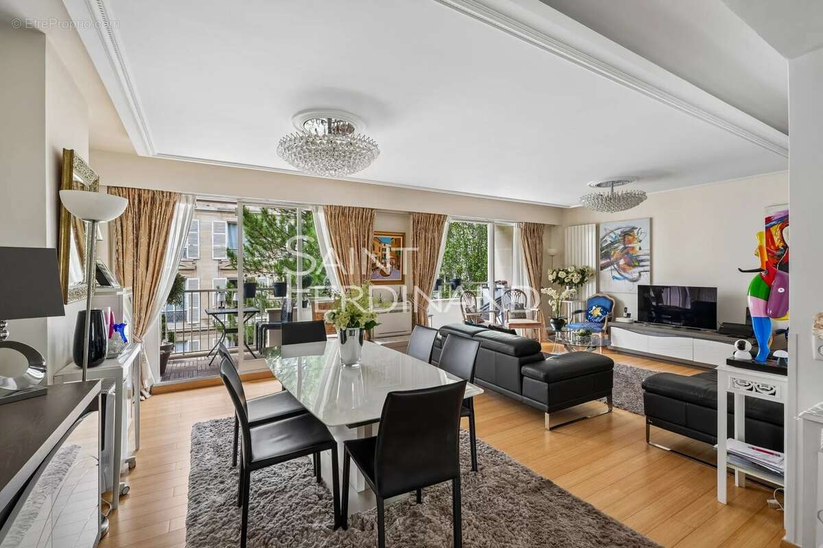 Appartement à NEUILLY-SUR-SEINE