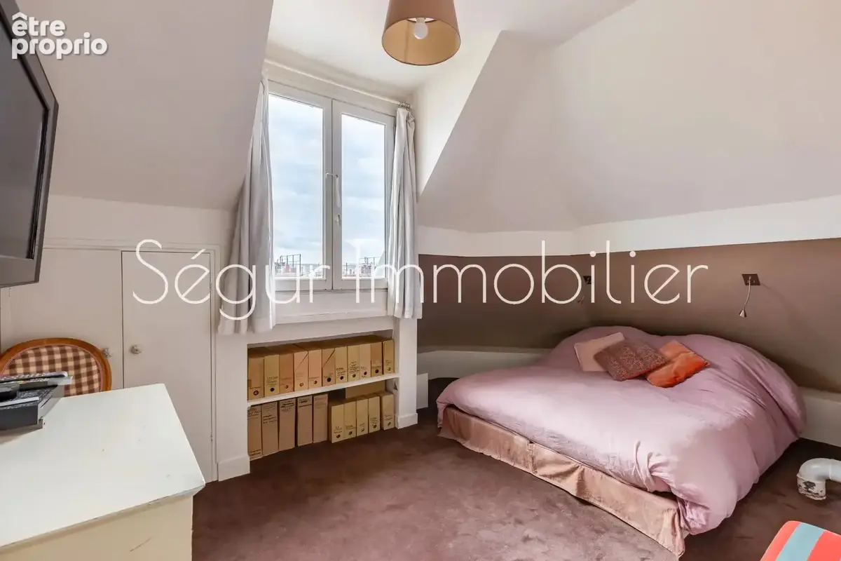 Duplex aux 2 derniers étages avec balcons, Auteuil Sud - photo 9