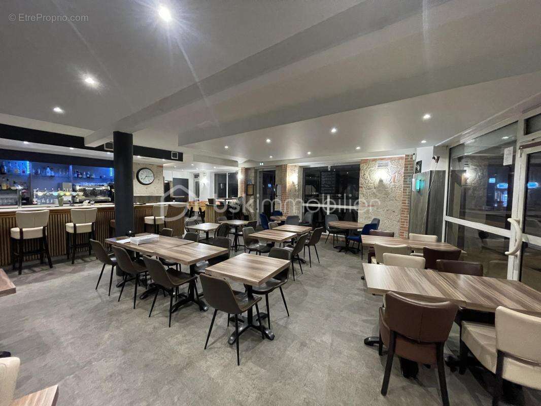 Commerce à SAINT-SULPICE