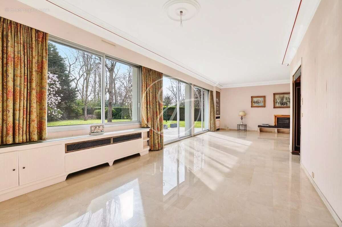 Maison à LE VESINET