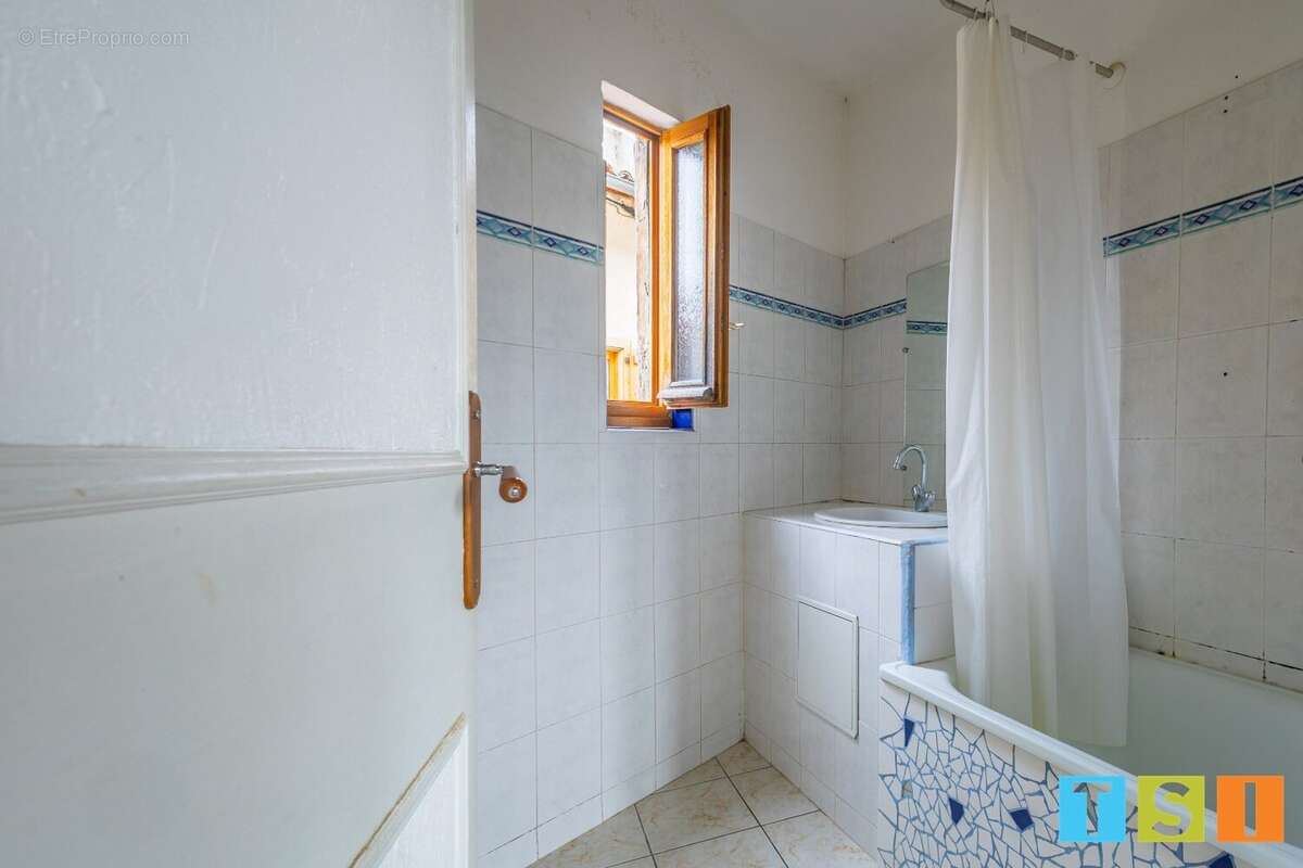 Maison de village avec garage - photo 13