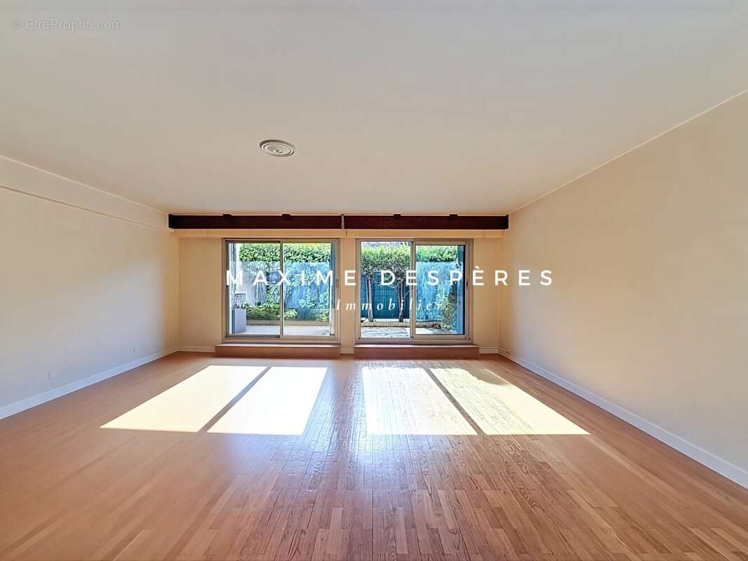 Appartement à NEUILLY-SUR-SEINE