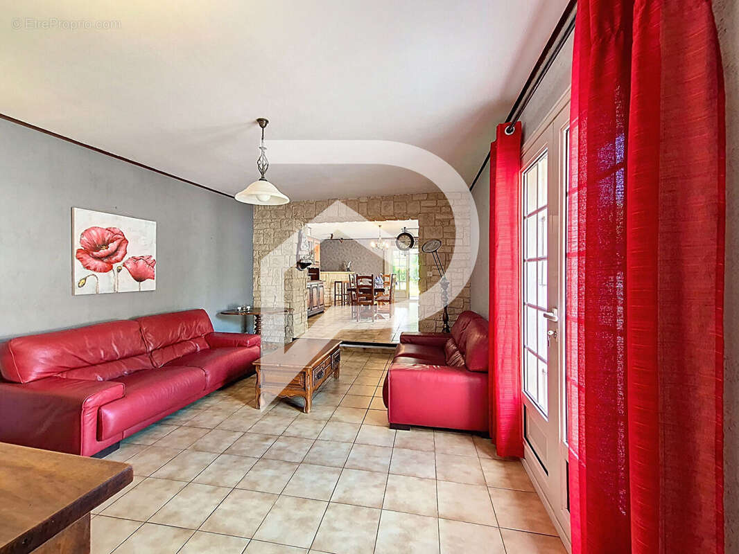 Maison à vendre Malataverne 6 pièce(s) 167 m2 - photo 4