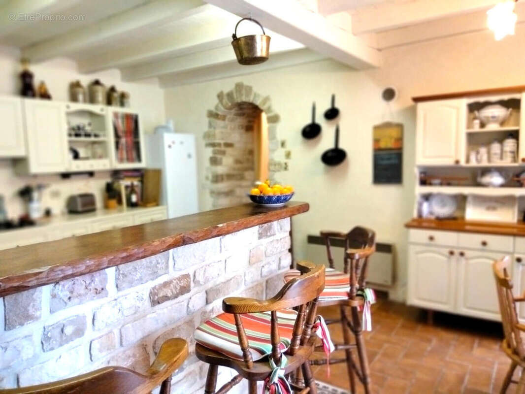 CUISINE - Maison à SALLES-DE-VILLEFAGNAN