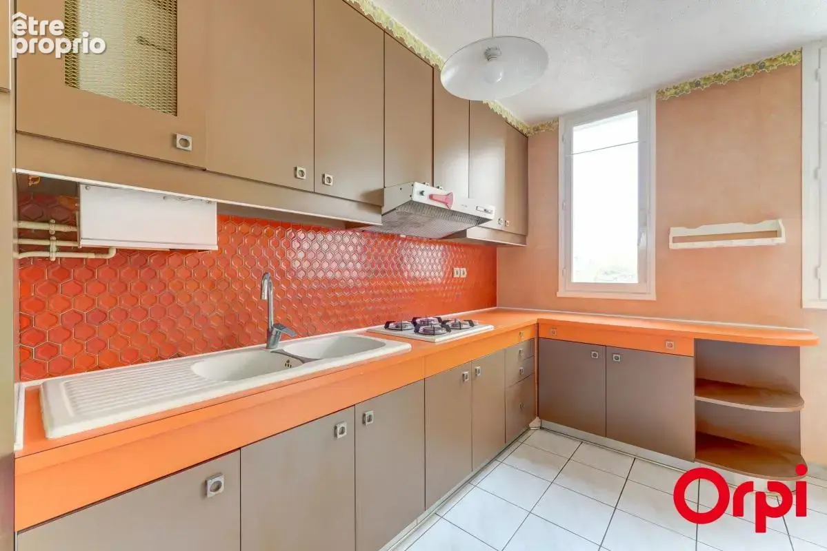 Exclusivité Orpi - Appartement T3 lumineux et traversant de près de 70 m2 avec une place privative - photo 7