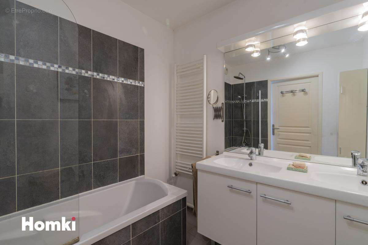 Appartement à MARSEILLE-4E