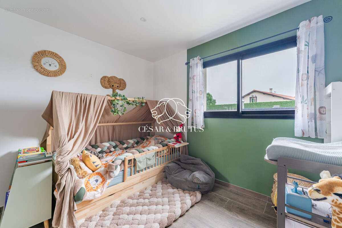 Maison à SATOLAS-ET-BONCE