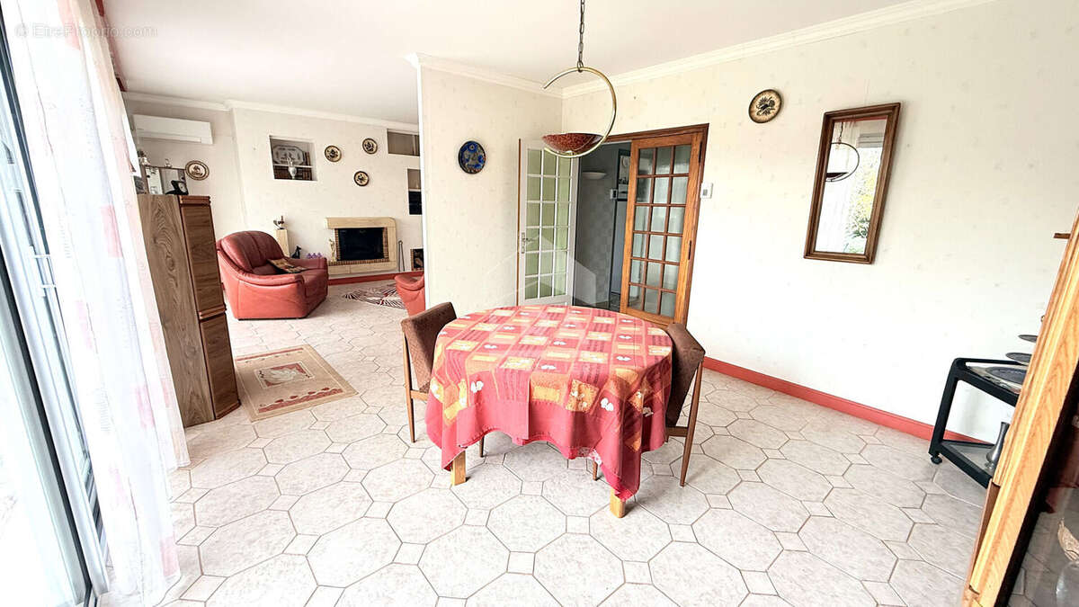 Maison à SAINT-BERTHEVIN