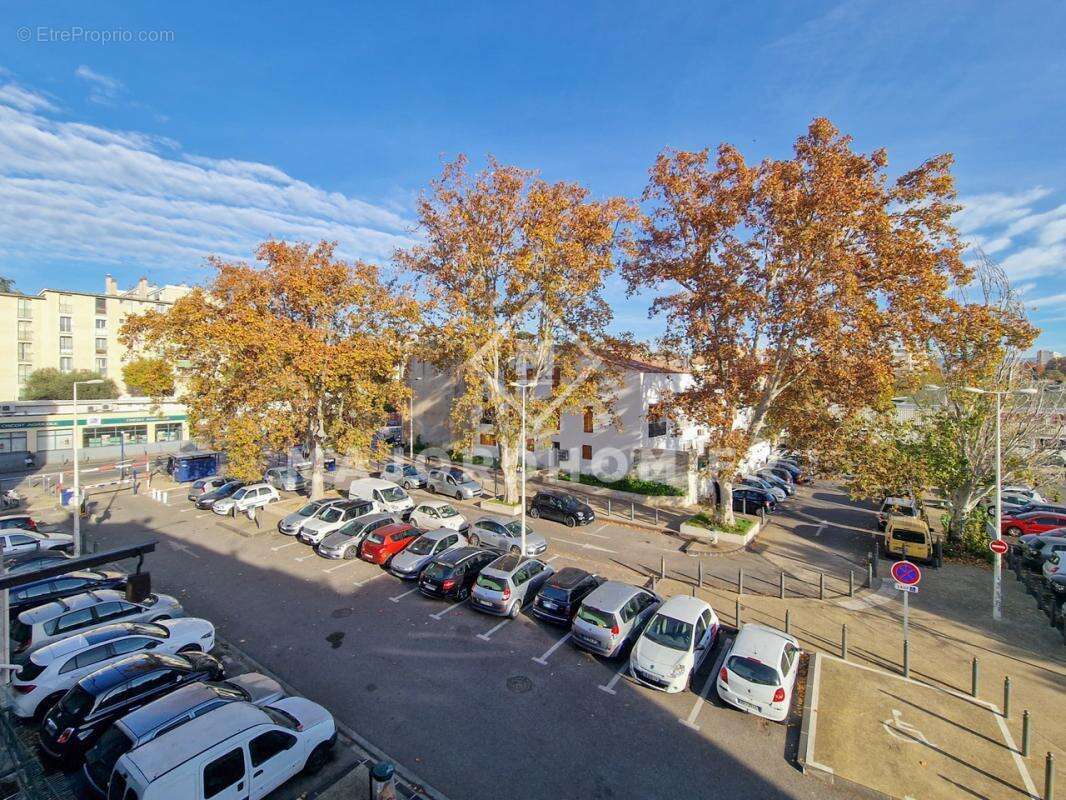 Appartement à MARSEILLE-4E