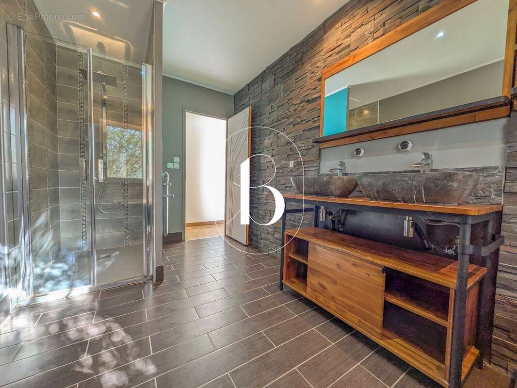 Maison à GOUDARGUES