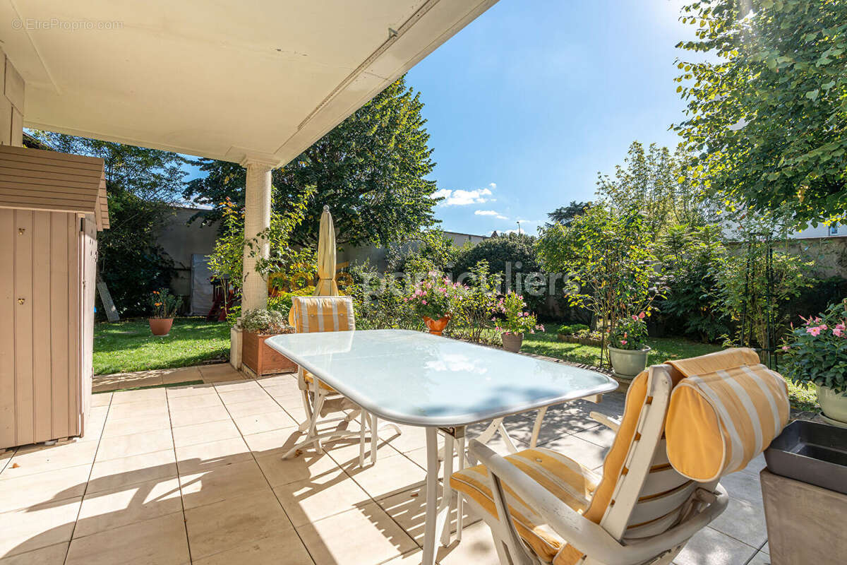 Maison à SAINT-MAUR-DES-FOSSES