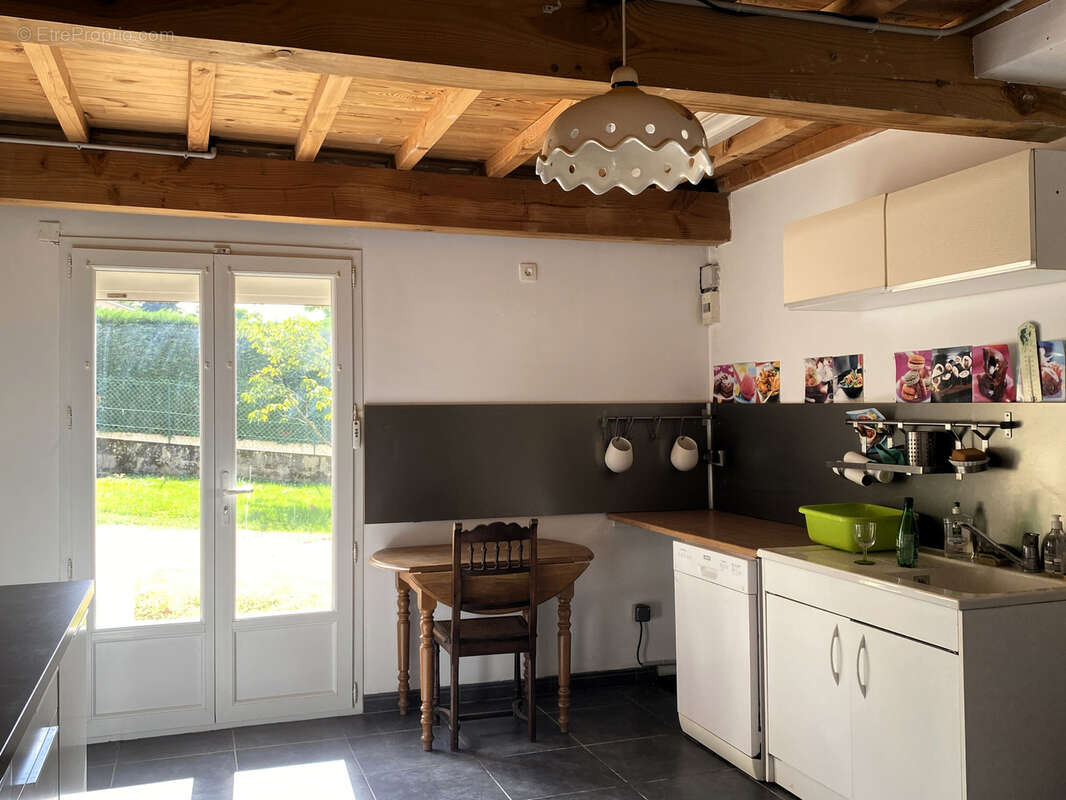 CIVRIEUX D'AZERGUES   Spacieuse Maison de plain-pied entièrement rénovée - photo 13