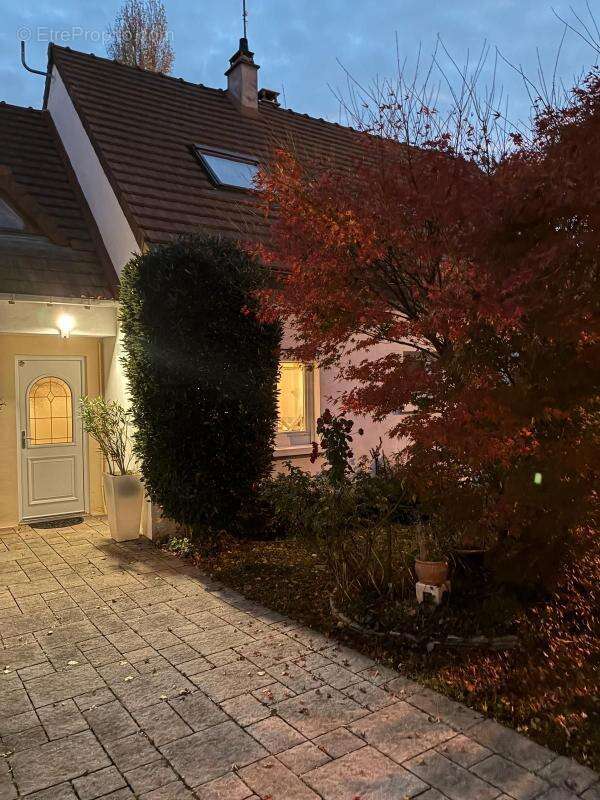 Maison à SAINT-GERMAIN-LES-ARPAJON