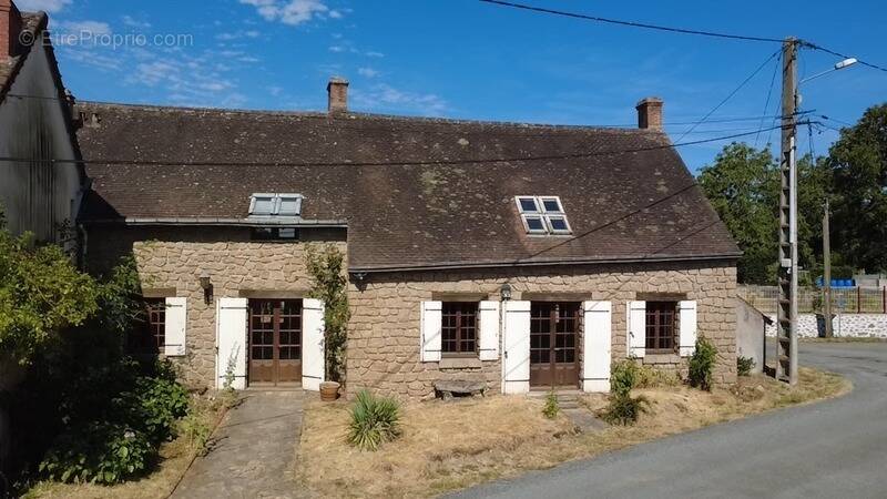 Maison à LE BOURG-D'HEM
