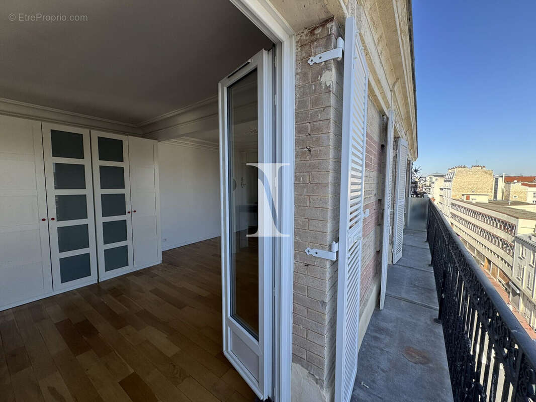 Appartement à LEVALLOIS-PERRET