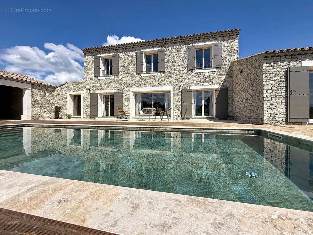 Maison à GORDES