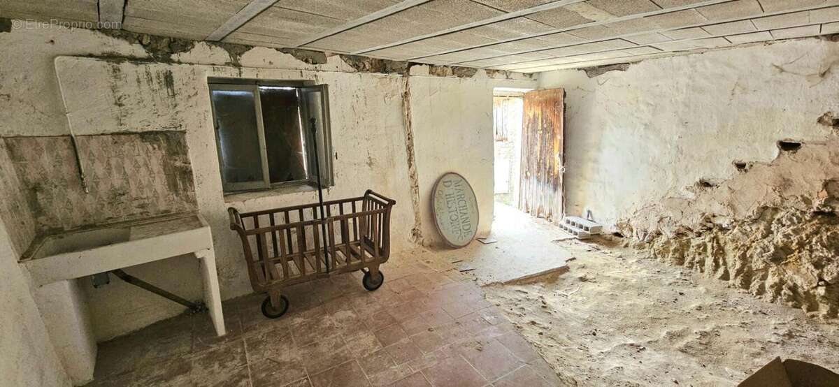 Maison de hameau avec deux appartements +  terrain, à Bargème - photo 6