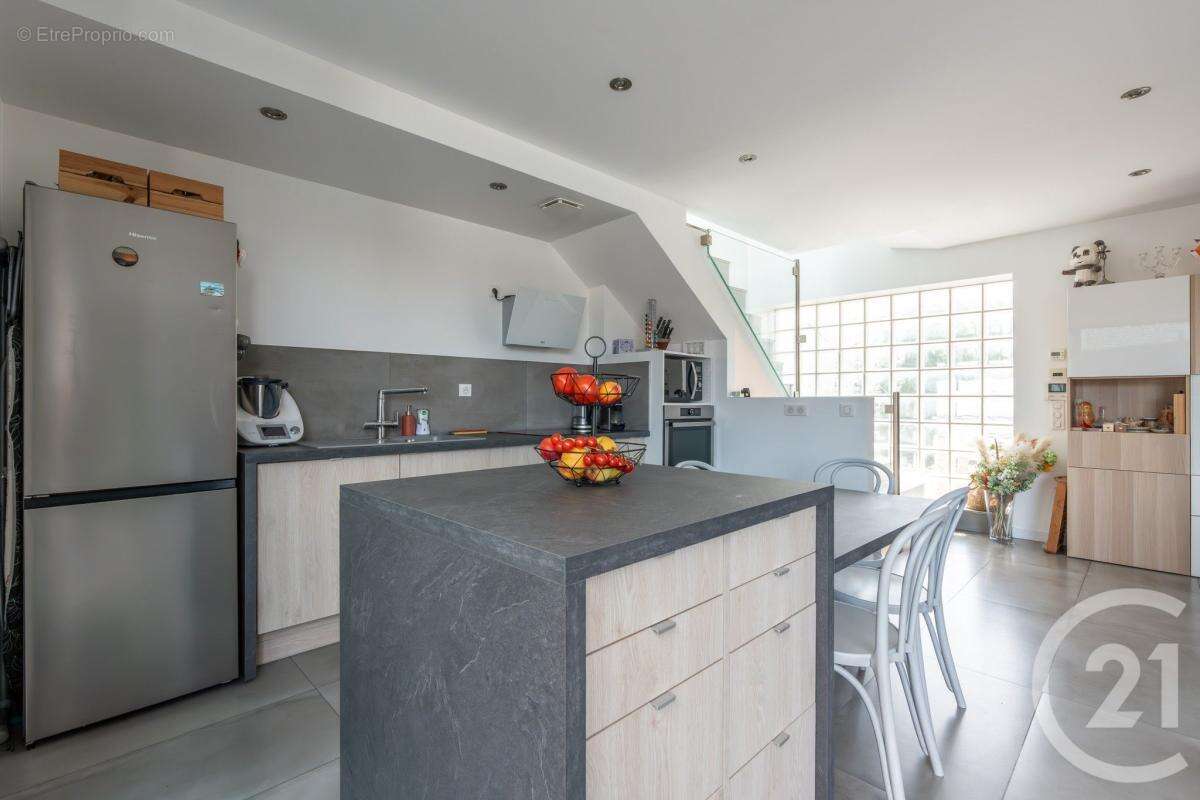 Appartement à FONTENAY-SOUS-BOIS
