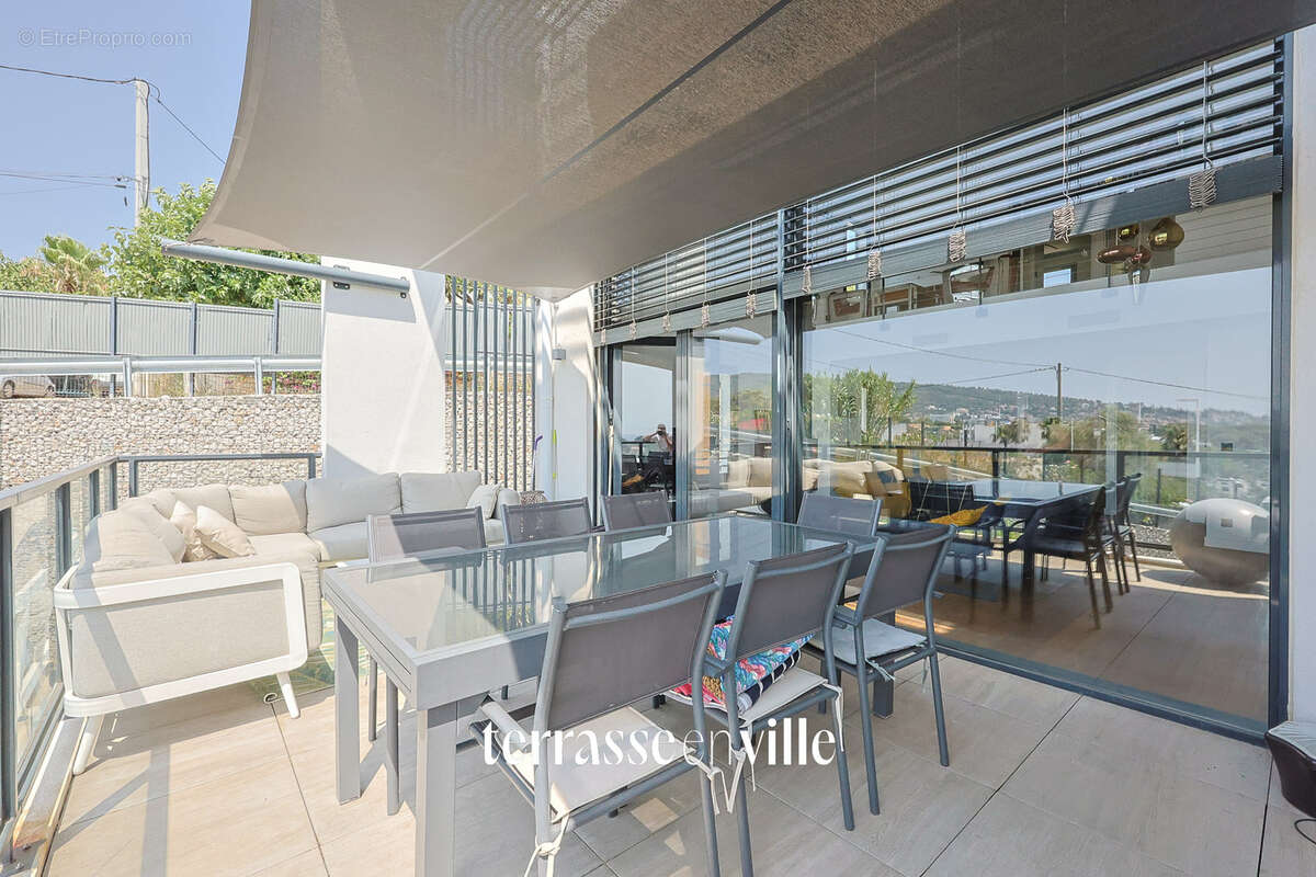 Duplex de luxe - 123m2 - terrasse 22m2- rooftop vue mer 60m2 - jacuzzi - 4 parkings - photo 12