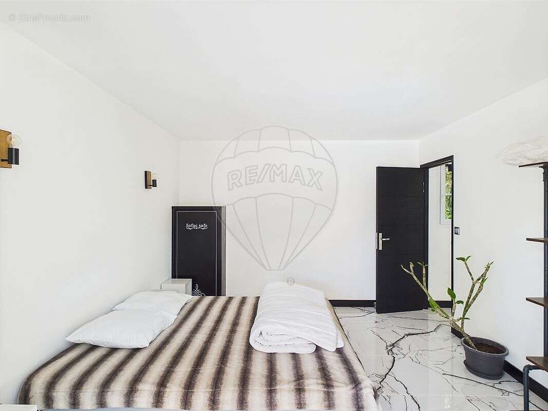 Maison à LES MATHES