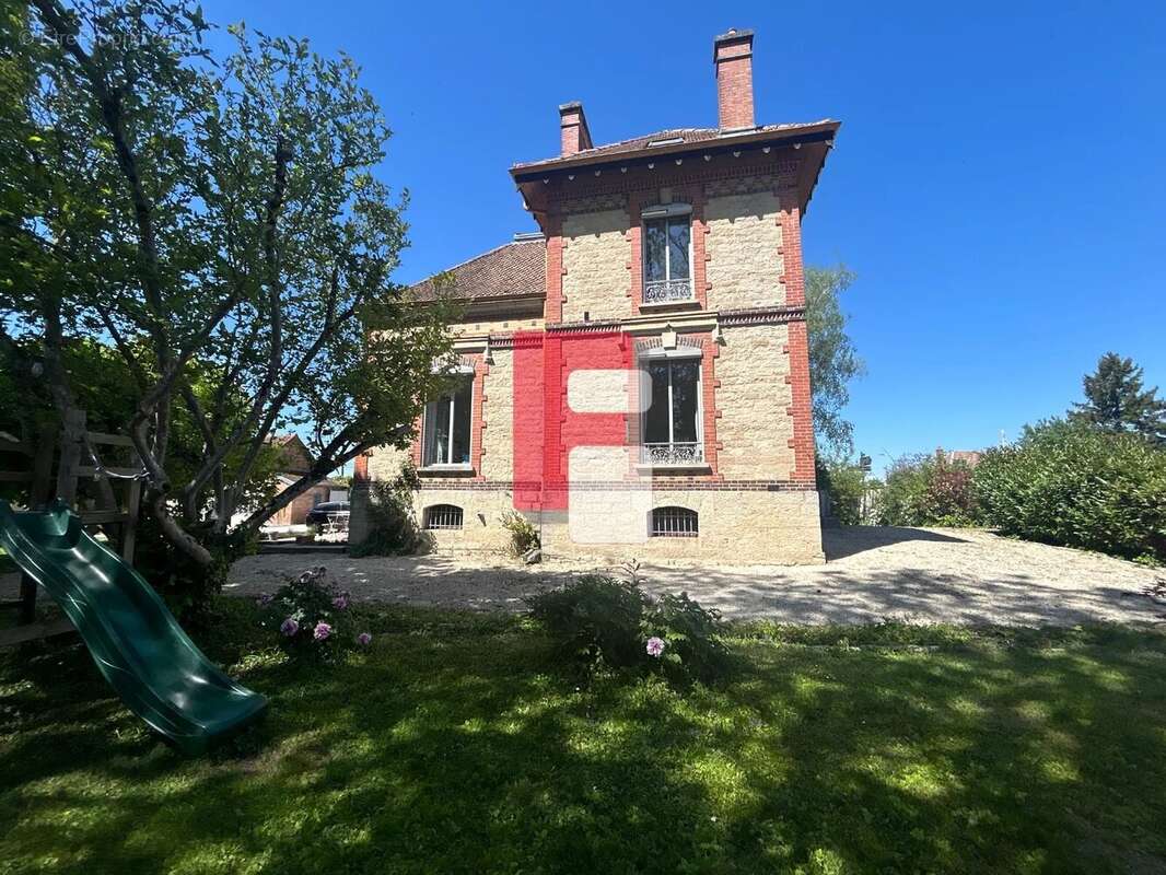 Maison à LUSIGNY-SUR-BARSE