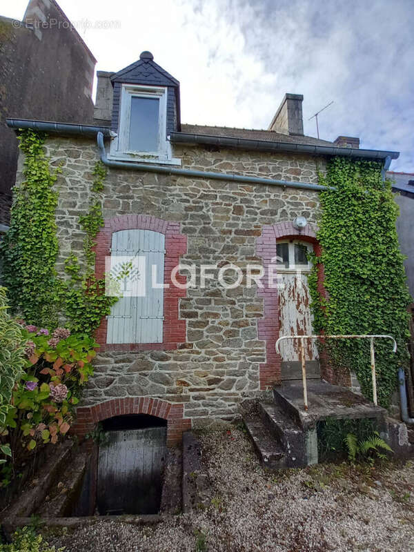 Maison à PLOUMAGOAR