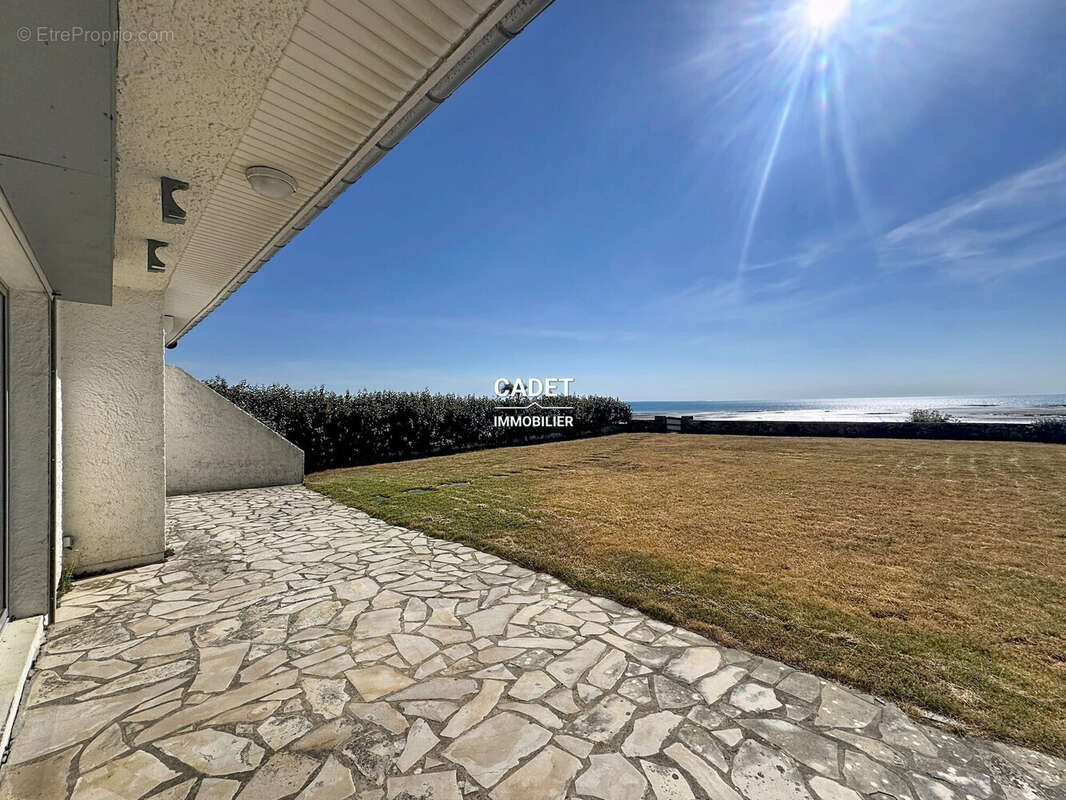 Maison 138 m² à Saint-Pair-Sur-Mer  - photo 9