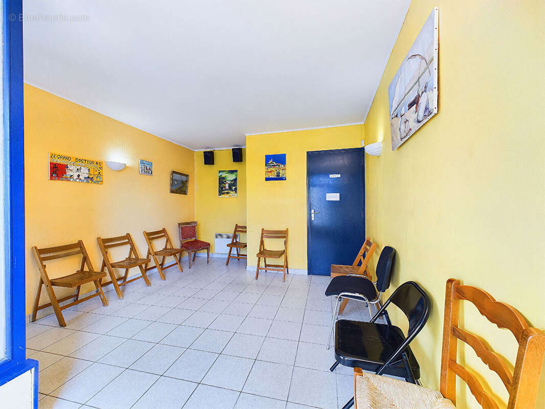 Commerce à SAINT-BARTHELEMY-DE-VALS