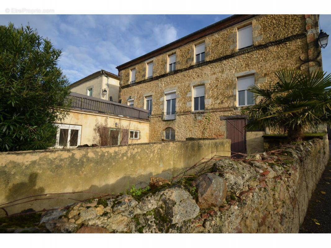 Appartement à CASTELNAU-D&#039;AUZAN