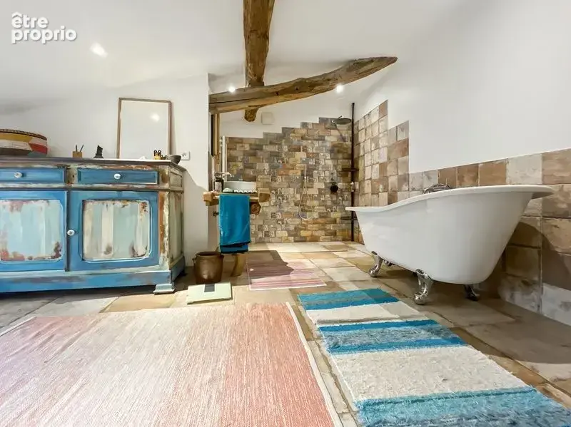 En campagne, sur le canton de LECTOURE, maison ancienne rénovée sur 230 m² habitables, terrain autour et dépendances - photo 12