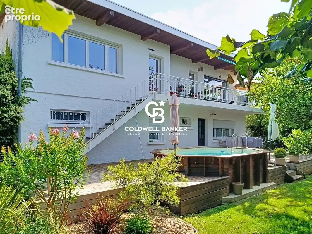 Maison d’architecte 1969 à toit plat avec piscine et appartement indépendant – Saintes, commerces à pied - photo 9