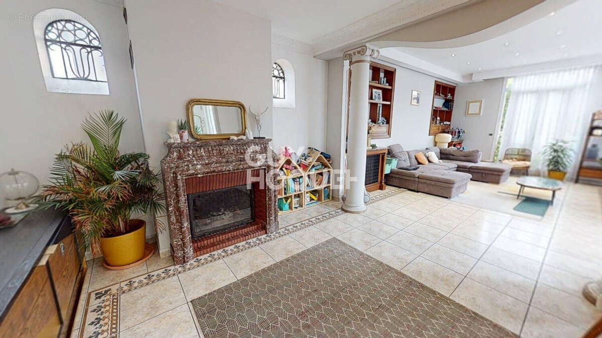 Maison à LES PAVILLONS-SOUS-BOIS