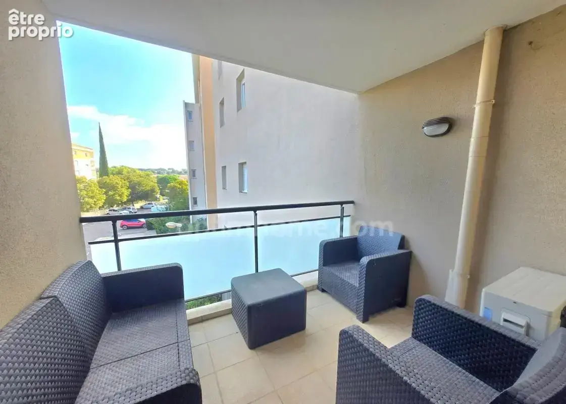 Istres – à 500 m du centre-ville – t2 avec terrasse, climatisation et parking - photo 5