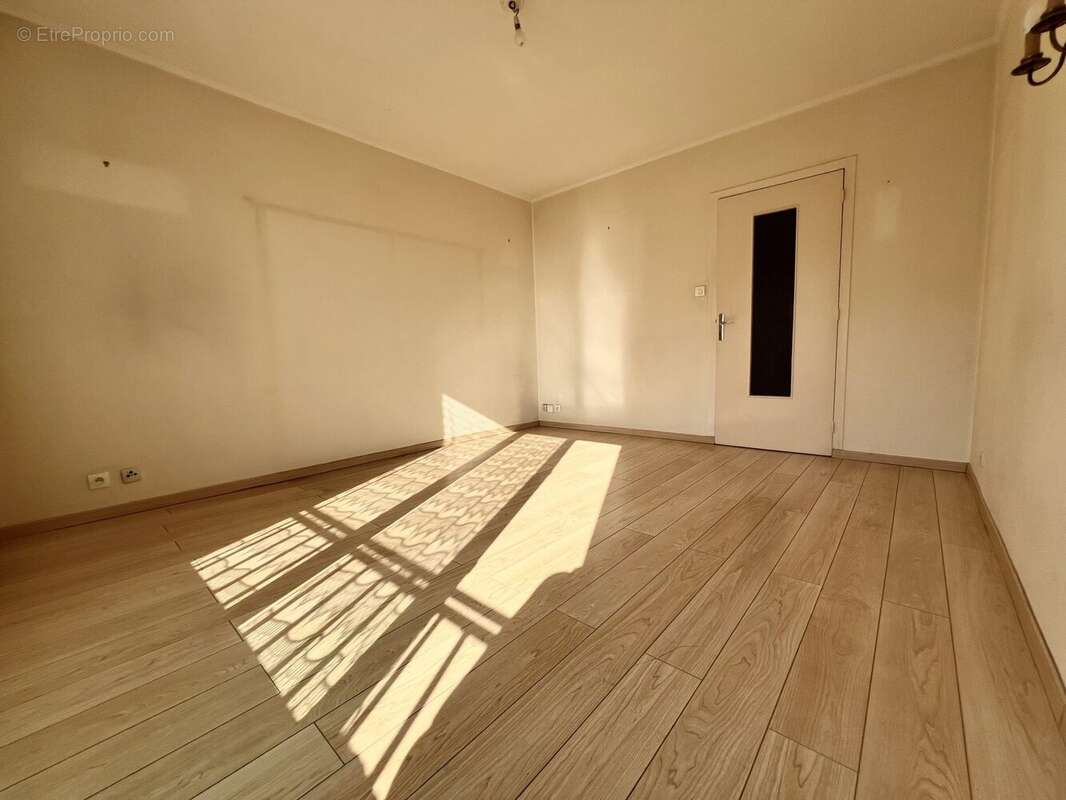 Appartement 64 m² à Mende  - photo 4