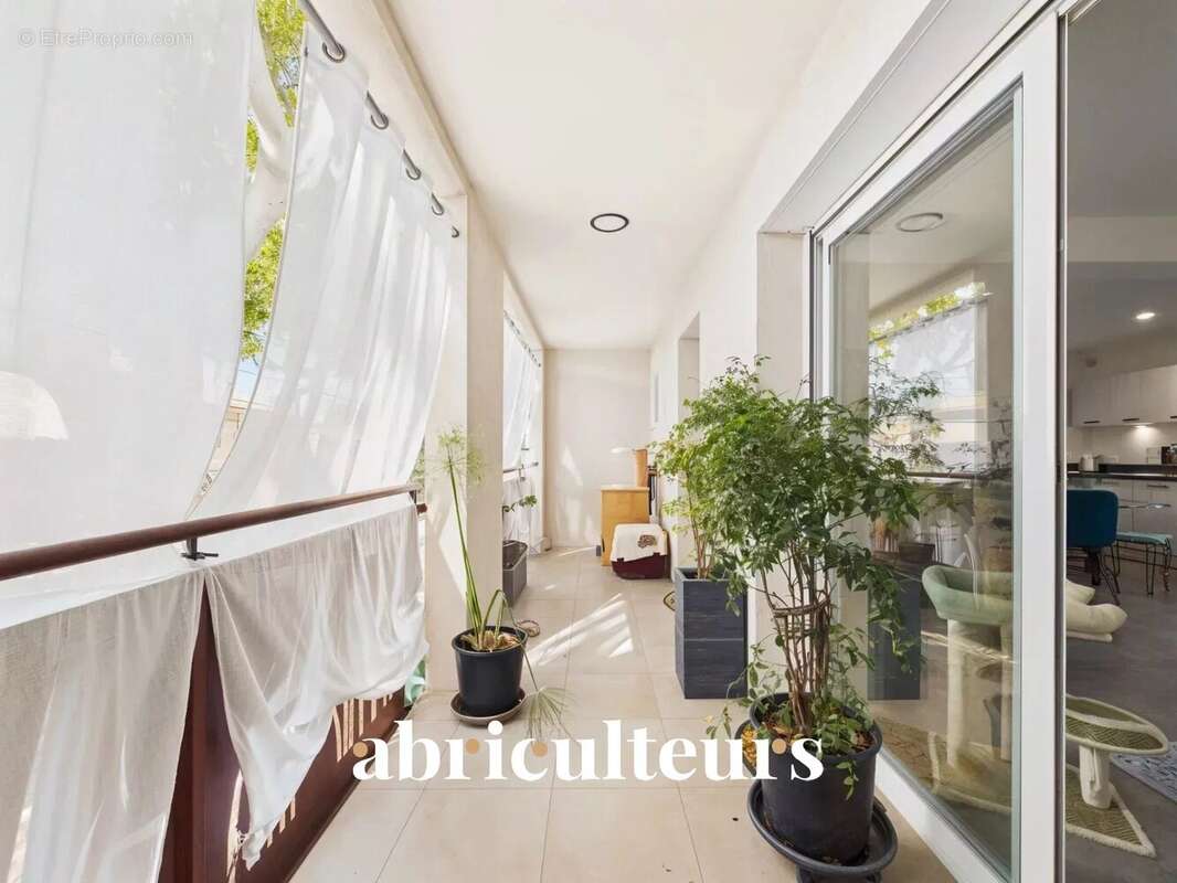 Appartement à PELISSANNE