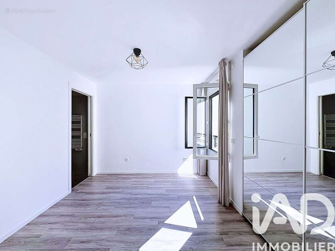Photo 8 - Appartement à SURESNES