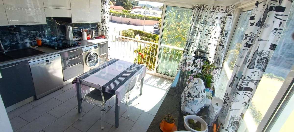 Appartement à SIX-FOURS-LES-PLAGES