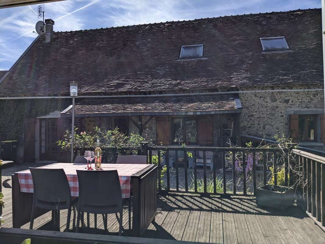 Charmante maison de caractère de 3 chambres dans la Vienne - photo 2