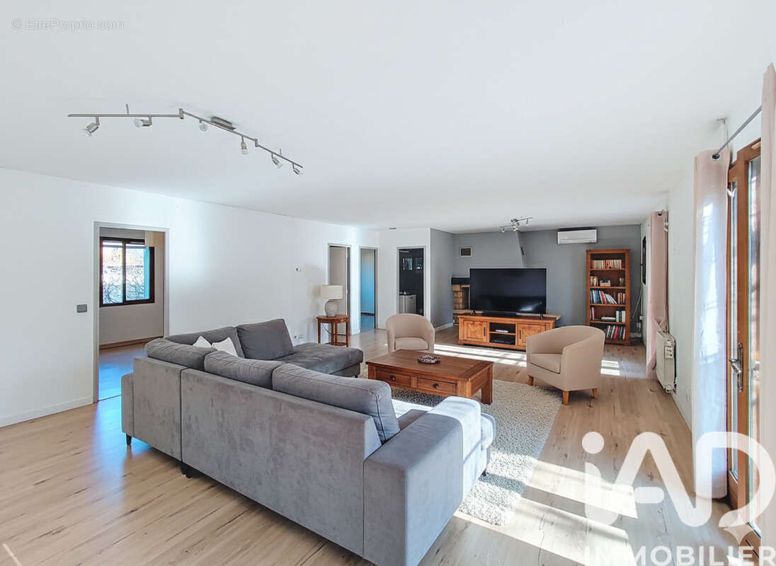 Photo 5 - Maison à ENTRAIGUES-SUR-LA-SORGUE