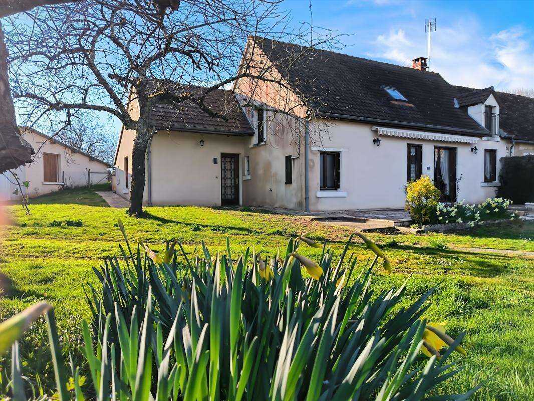 A SAISIR : ancien corps de ferme avec fort potentiel ! - photo 2