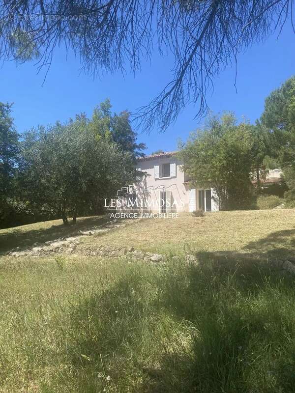 Maison à BAGNOLS-EN-FORET