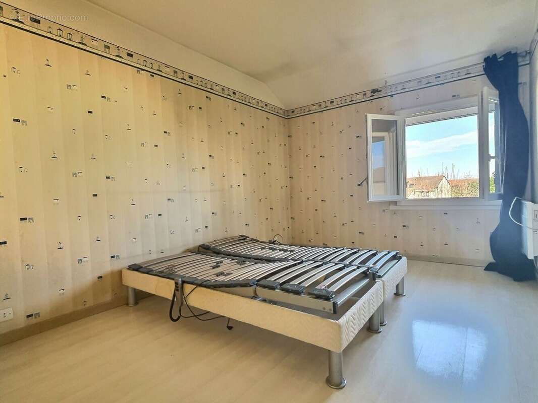 Maison à CORBEIL-ESSONNES