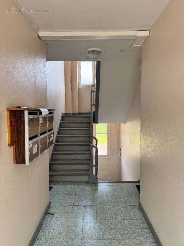 Vente d'un appartement 3 pièces à AGNEAUX - photo 4