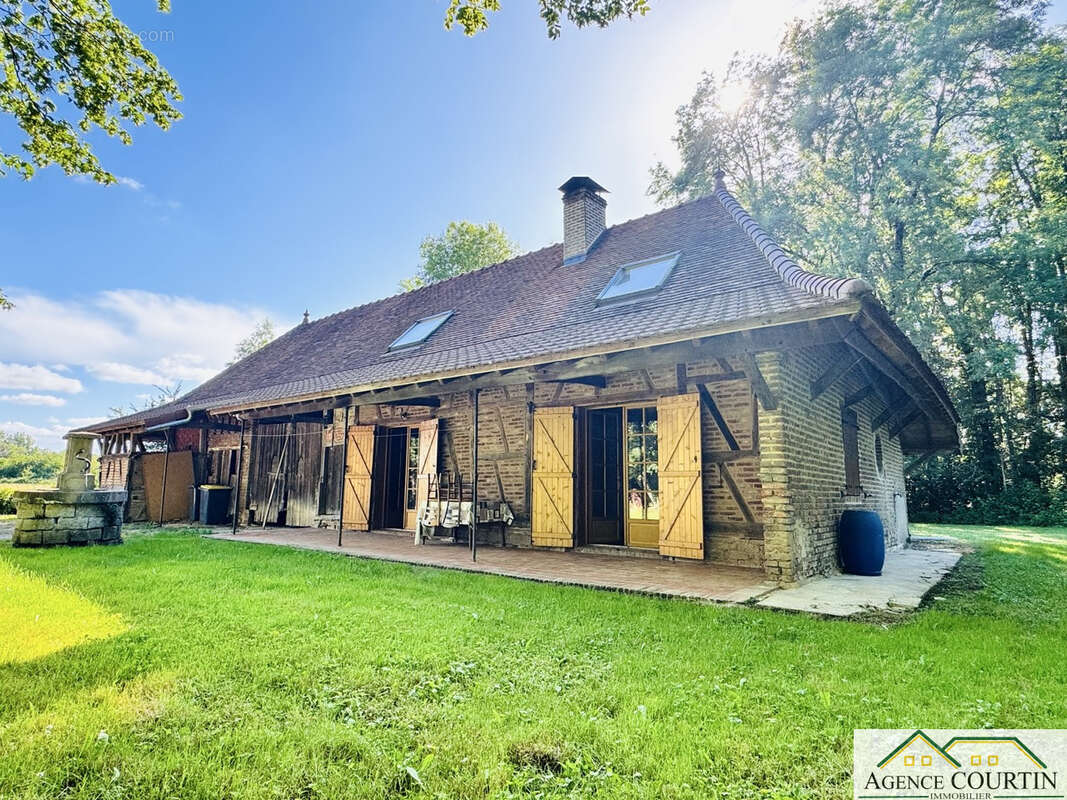 Maison à FRANGY-EN-BRESSE