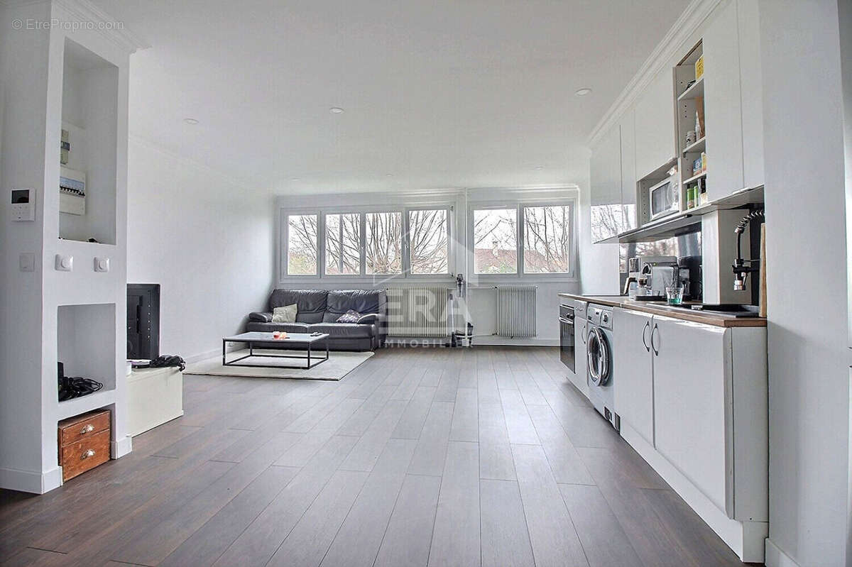 Appartement à VILLENEUVE-LA-GARENNE