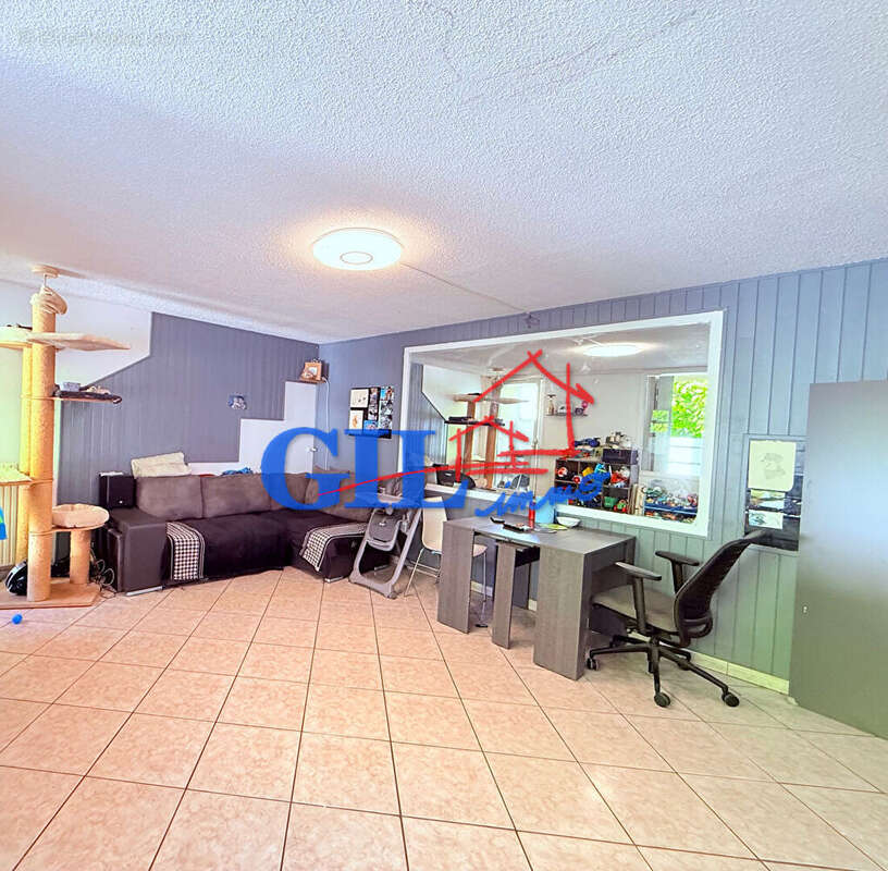 Appartement à SAVIGNY-LE-TEMPLE