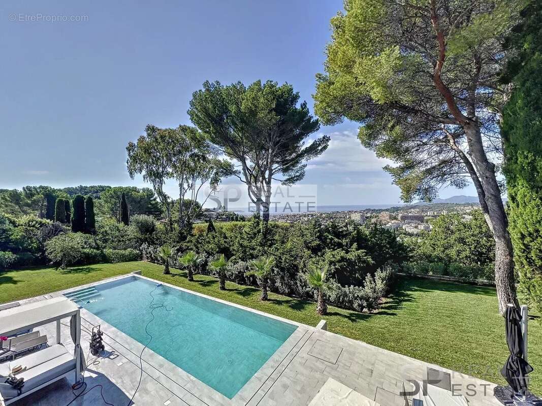 Maison à MOUGINS
