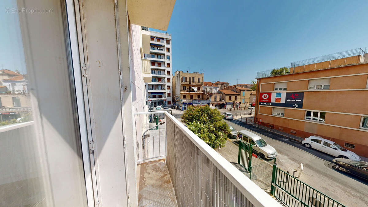 À VENDRE - Magnifique T3 entièrement rénové à Marseille 4ème - Chutes-Lavie - parking privé et cave - proche métro - photo 10