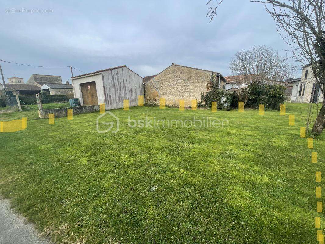  maison en pierre avec dépendance  –  potentiel – 109 000 € négociable - photo 20